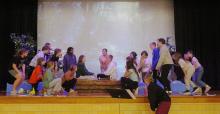 Fulda students perform “Kiss the Girl.”