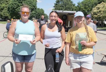Women over 18: Amanda, Sophie, Kaitlyn.