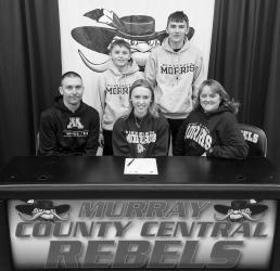 Pictured above are Lindsay and her family, Dad Ben, Mom Kim, Brothers Henry and Wesley