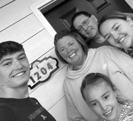 Chad Benda with his wife Amanda and their kids Christian, a senior, Aliyah a 3rd grader, and Rylee a freshman.