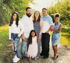 Jason &amp; Jenni Kirchner along with their kids Azariah, Amira, Lola and Alliana. Photo Credit to L.A. Photography - Slayton.