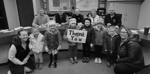 Wonder World kiddos and staff stopped by to visit the Murray County Commissioners on Tuesday, offering thanks for their assistance with funding.