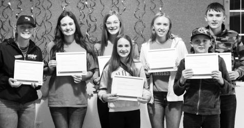 Pictured above: Young Youth Leader Award were awarded to Taylor Larson and Lauren Stoel of Prairie Hustlers 4-H Club and Brylei Schreier, Isabela Schreier, Lindsey Hause, Wesley Hause, Henry Hause of Currie Poco-a-Poco 4-H Club. Not pictured are Levi Kopperud, and Annika Kopperud also of Currie Poco-a-Poco 4-H Club.