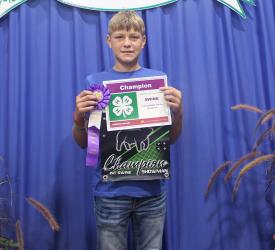 Riley Einck – Swine - Intermediate Showman