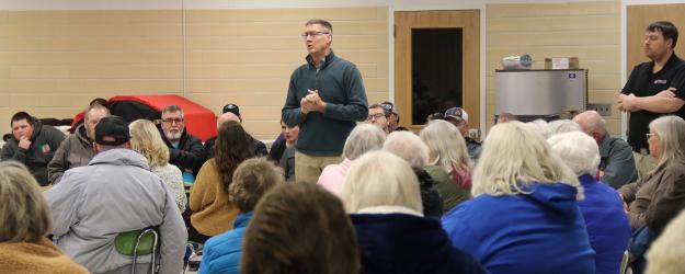 Members of Fulda community rallied together on Wednesday, January 14th, to listen to Maynard’s Grocery Store President Gary Carlson as he outlined the company’s plans for the future of the store.