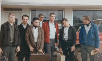 Leo Voss is searching for the identity of one of the soon-to-be soldiers above. If you know the name of the unidentified man, please call the Wheel/Herald office at 507-836-8729. Pictured left to right are Glen Miller, Leo Voss of Fulda, Rick Freitly, Tom Wisdorf, Larry Dagger, Unidentified Man, Leo Voss of Avoca.