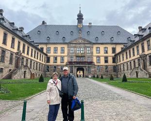 Shari and Duane Gehl in front of Fulda Palace.
