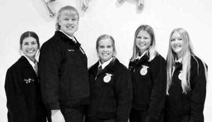 Dairy Evaluation: Mary McNab, Broox Platt, Callie Platt, Seanna Swenson and Erin Klein. Not Pictured: Logan Mihin, Jackson Clarke, Malcolm Miller and Tyler Kruse.